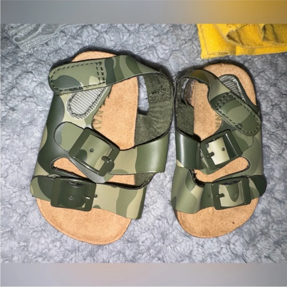 Baby Gap Boys 0-3M Clothing & Sandal Bundle 5 Piece Set